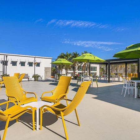 Naples Park Central Hotel ภายนอก รูปภาพ