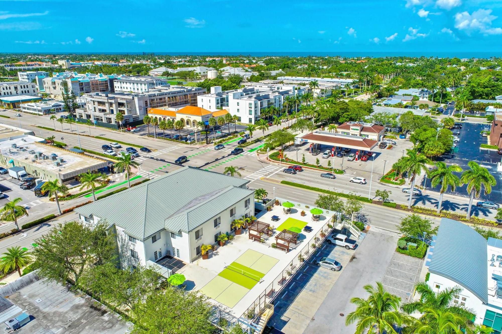 Naples Park Central Hotel ภายนอก รูปภาพ