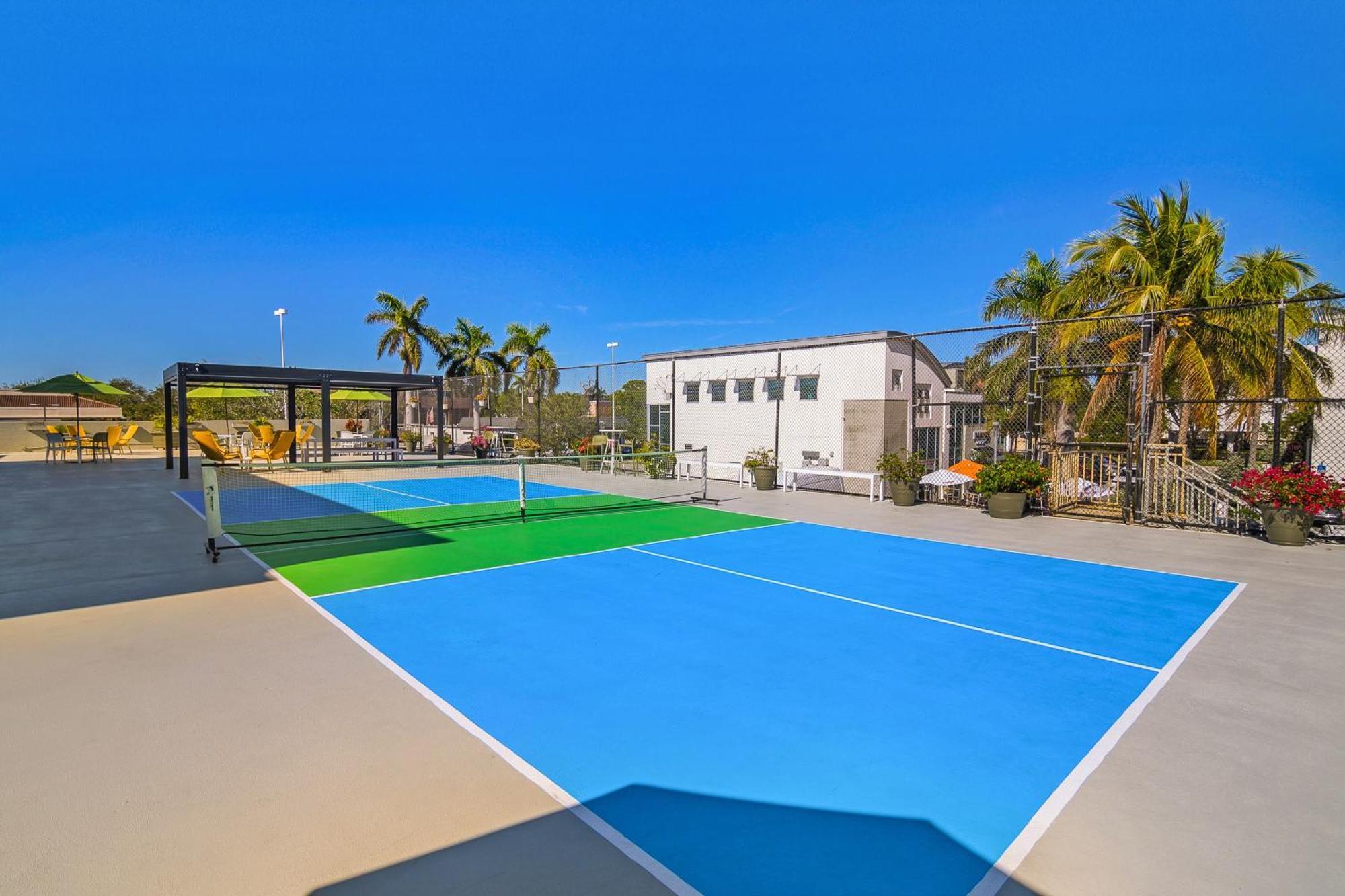 Naples Park Central Hotel ภายนอก รูปภาพ