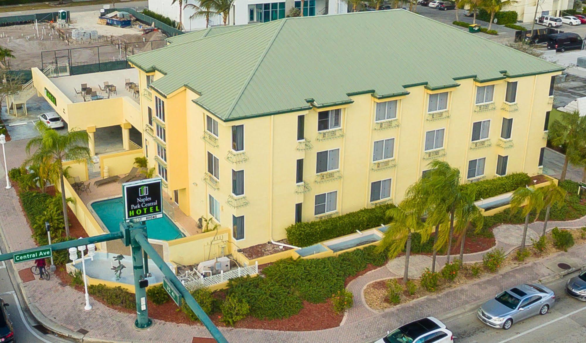 Naples Park Central Hotel ภายนอก รูปภาพ