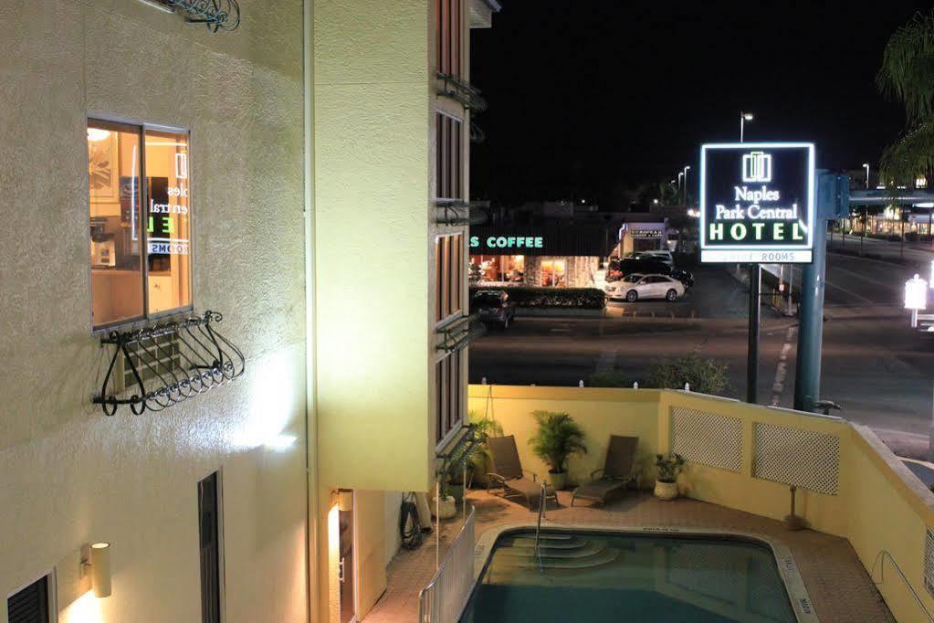 Naples Park Central Hotel ภายนอก รูปภาพ